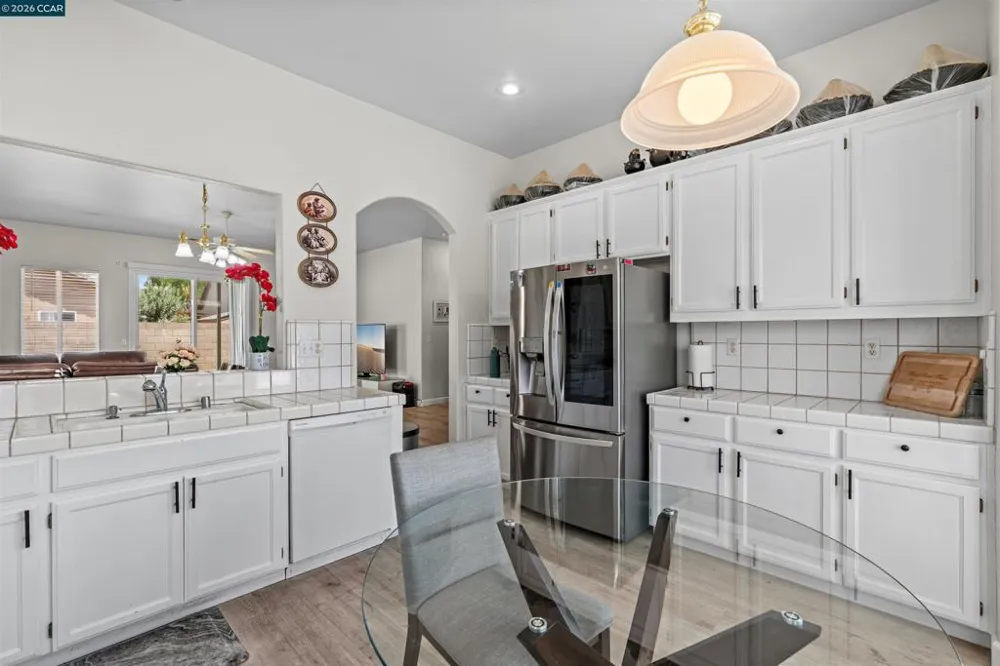2408 Amber Elm Modesto, CA 95355