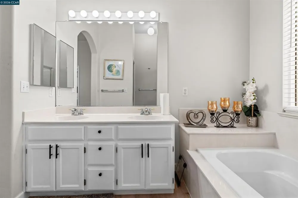 2408 Amber Elm Modesto, CA 95355