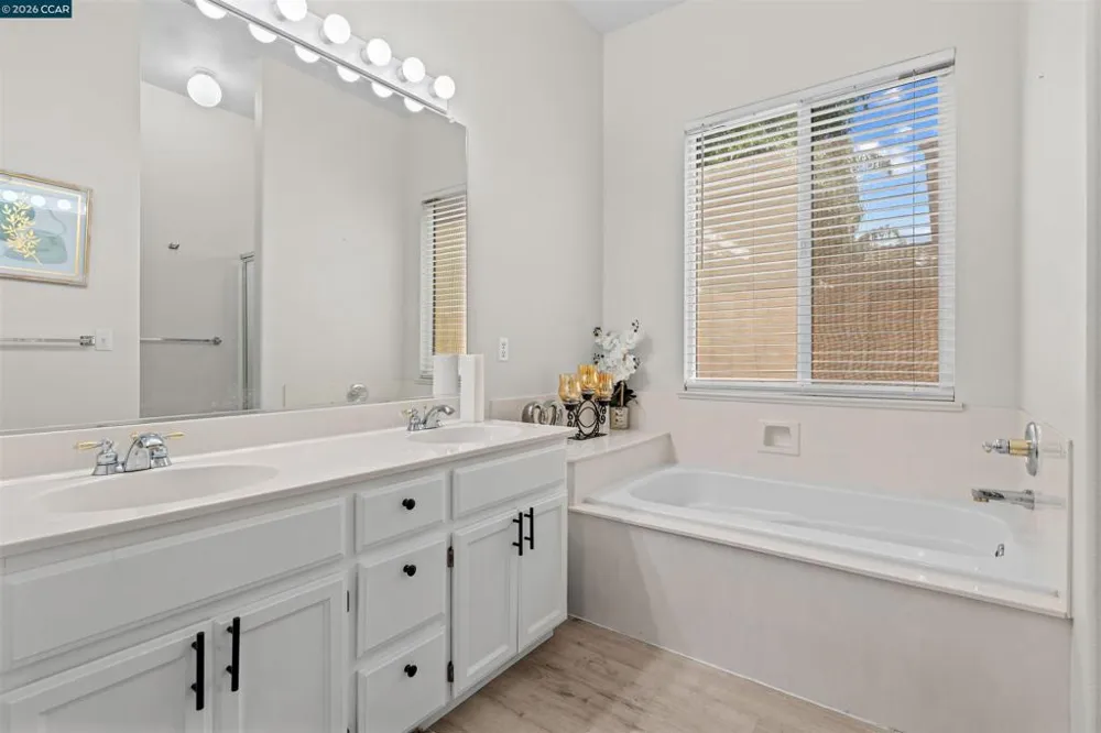 2408 Amber Elm Modesto, CA 95355