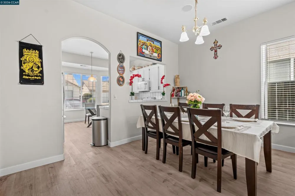 2408 Amber Elm Modesto, CA 95355