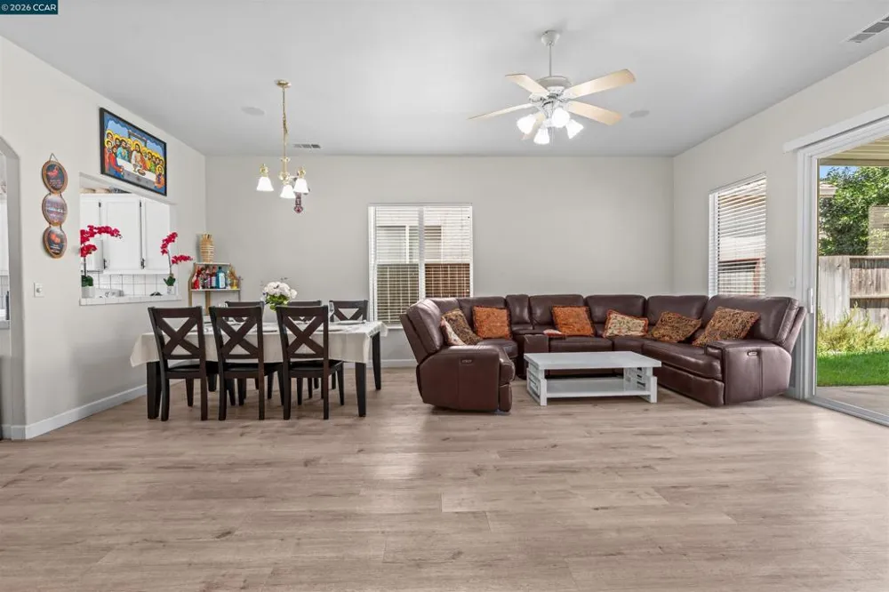 2408 Amber Elm Modesto, CA 95355