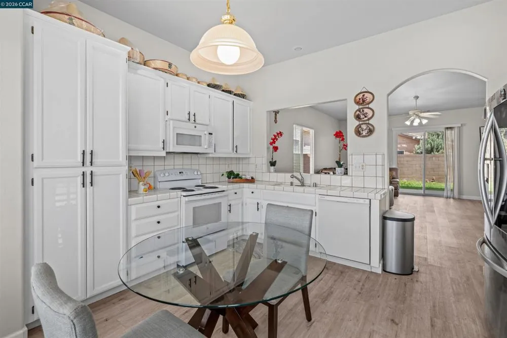 2408 Amber Elm Modesto, CA 95355