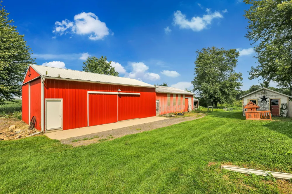 8720 Cochran Road Grand Ledge, MI 48837