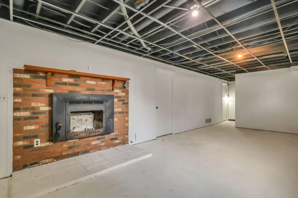 8720 Cochran Road Grand Ledge, MI 48837