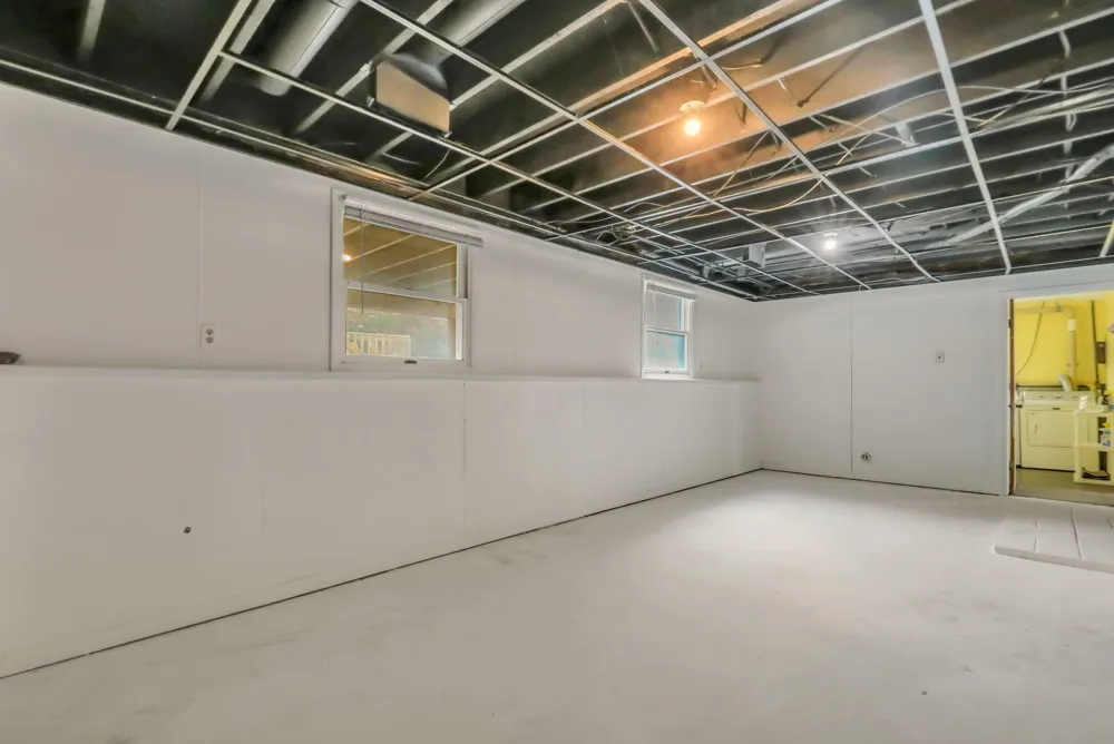 8720 Cochran Road Grand Ledge, MI 48837