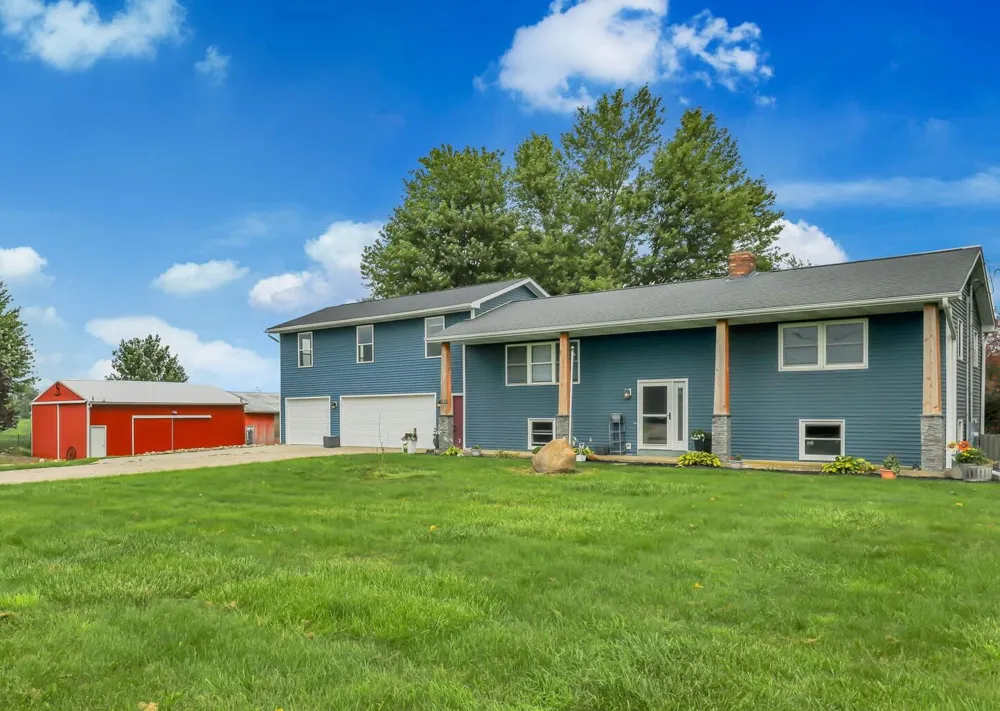 8720 Cochran Road Grand Ledge, MI 48837