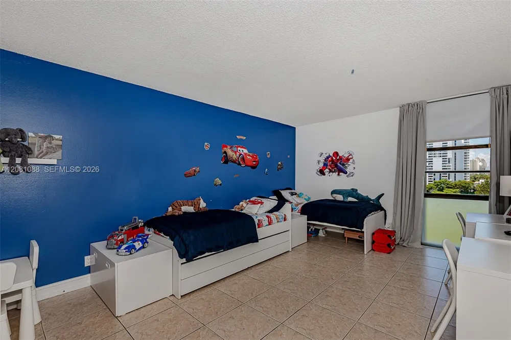 3475 Country Club Dr #807 Aventura, FL 33180