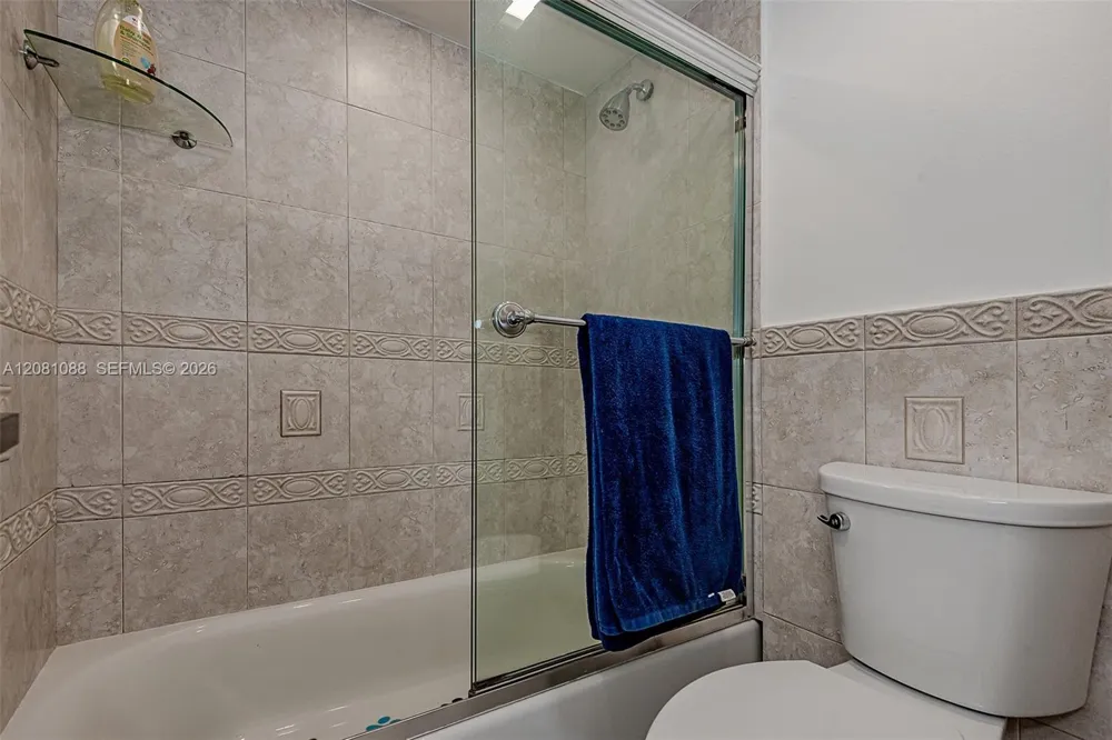 3475 Country Club Dr #807 Aventura, FL 33180