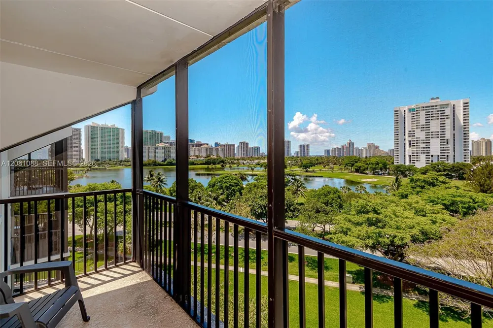 3475 Country Club Dr #807 Aventura, FL 33180