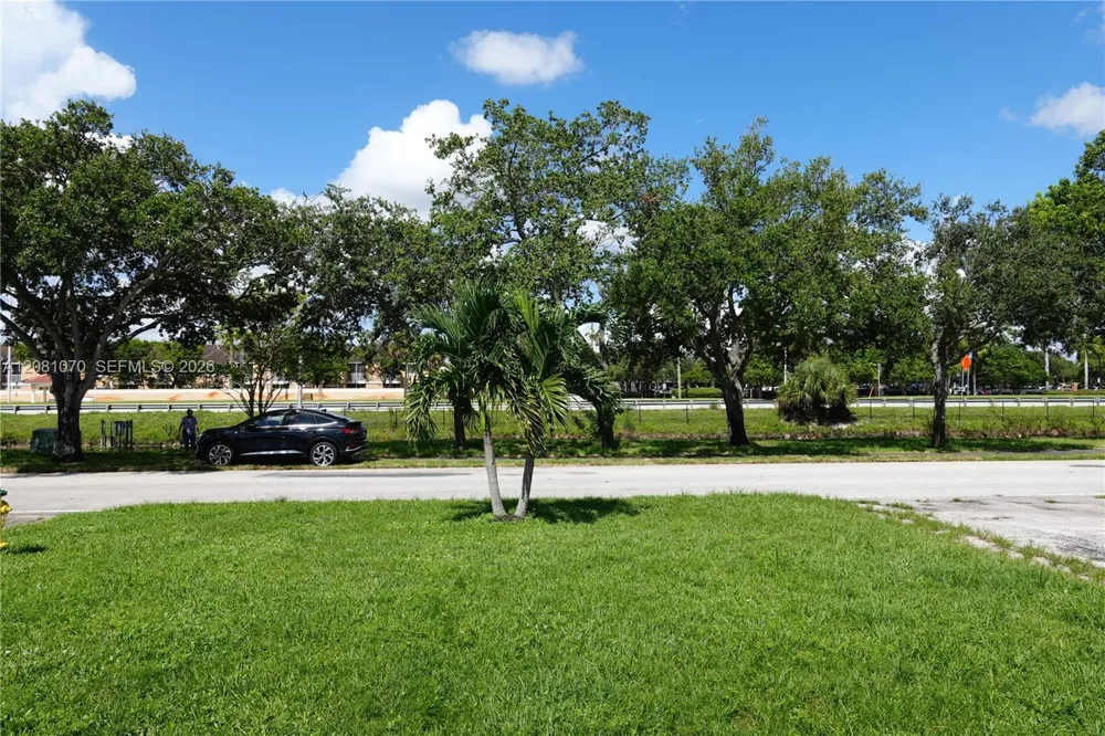 2081 Utopia Dr Miramar, FL 33023