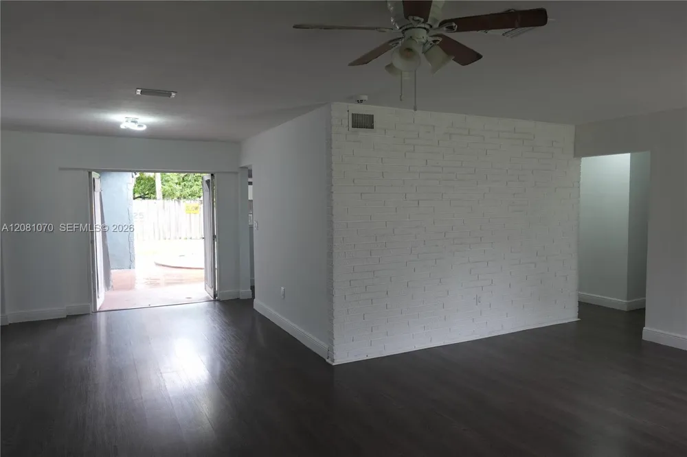 2081 Utopia Dr Miramar, FL 33023