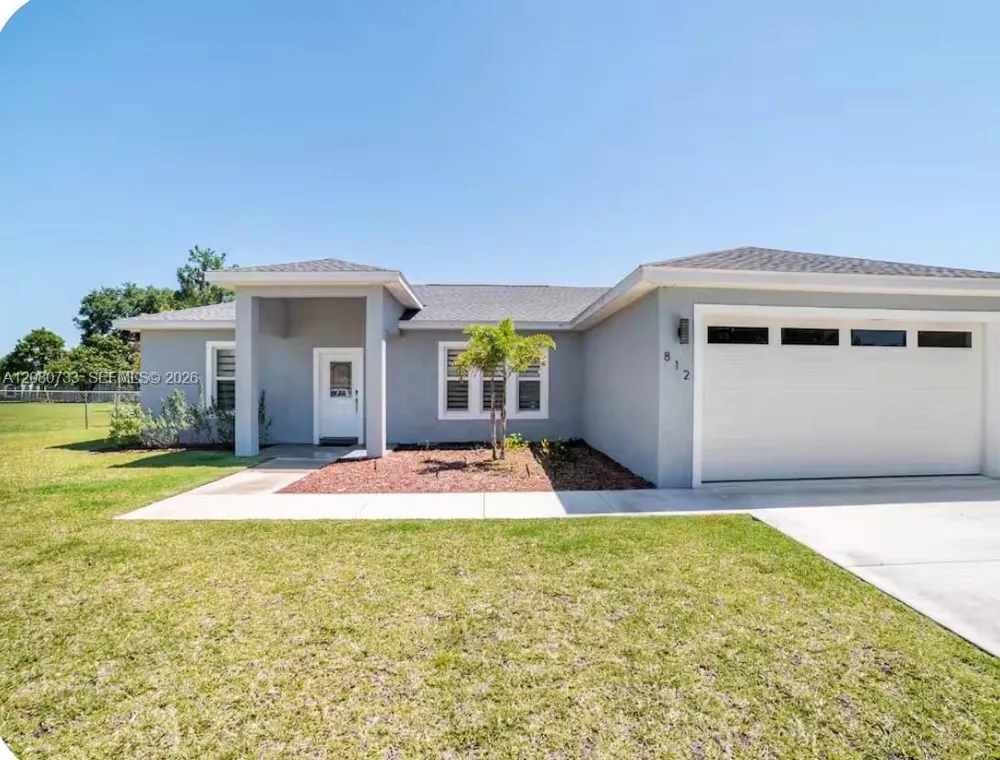 812 Lake Betty Dr Lake Placid, FL 33852