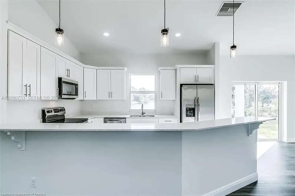 812 Lake Betty Dr Lake Placid, FL 33852
