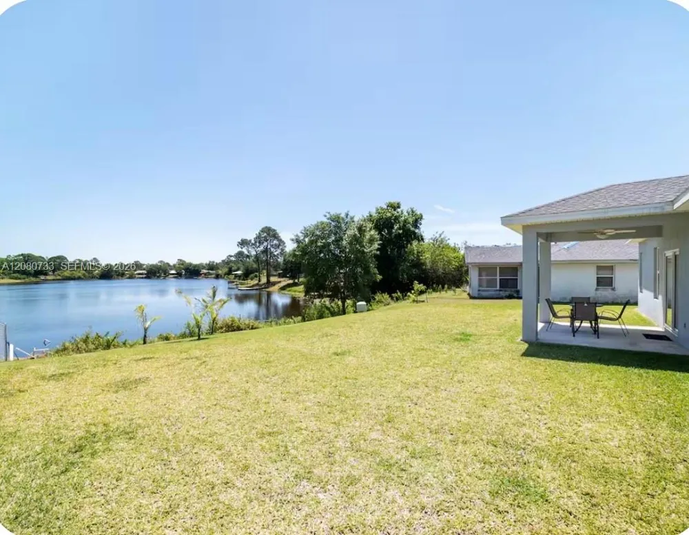 812 Lake Betty Dr Lake Placid, FL 33852