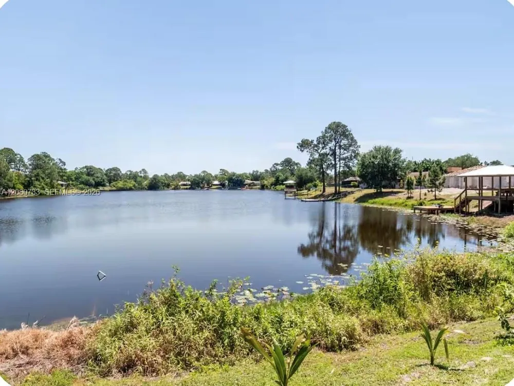 812 Lake Betty Dr Lake Placid, FL 33852