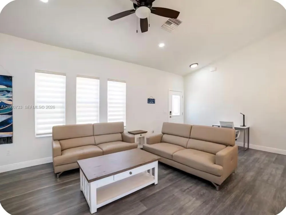 812 Lake Betty Dr Lake Placid, FL 33852