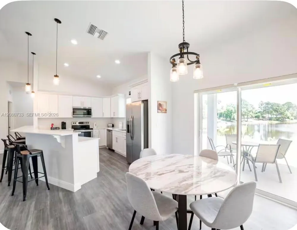812 Lake Betty Dr Lake Placid, FL 33852