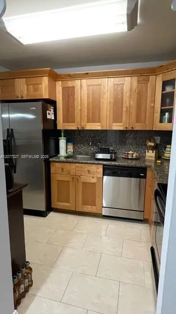 100 Lakeview Dr #103 Weston, FL 33326