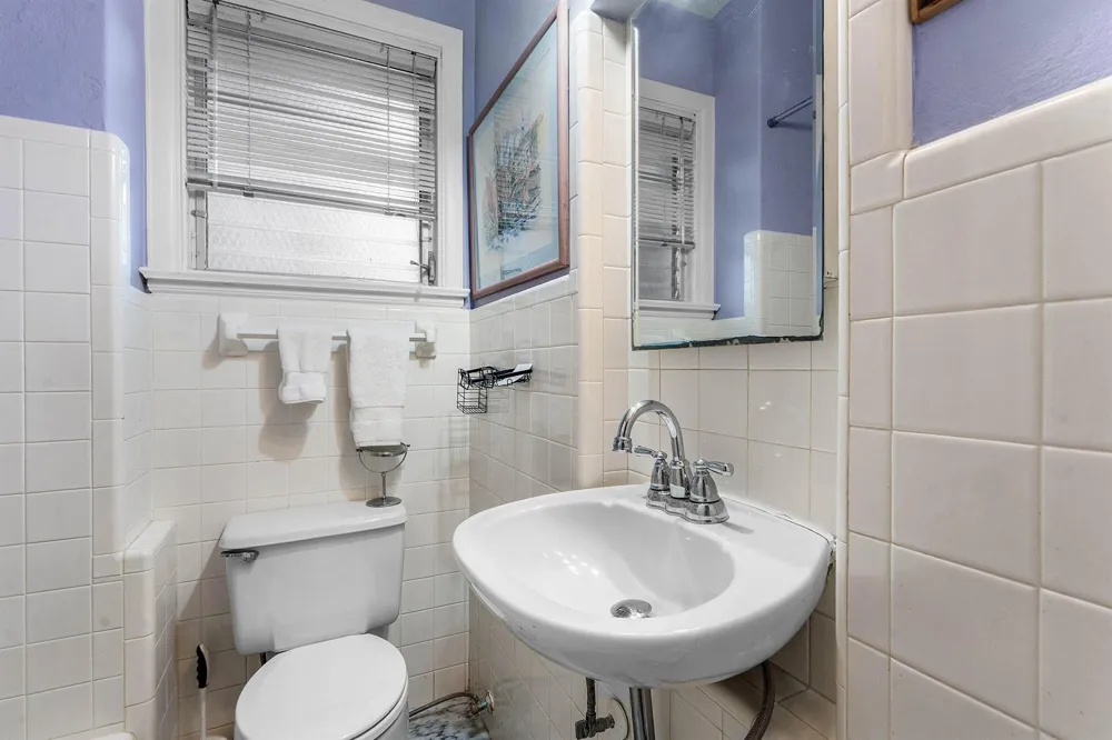 215 PHIPPS Plaza #2 Palm Beach, FL 33480