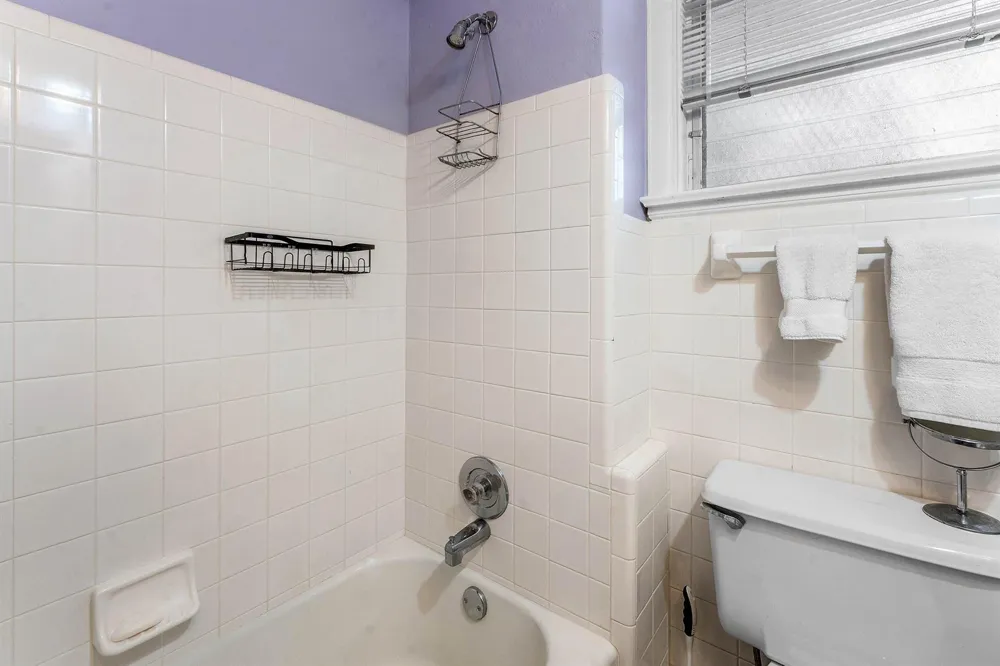 215 PHIPPS Plaza #2 Palm Beach, FL 33480
