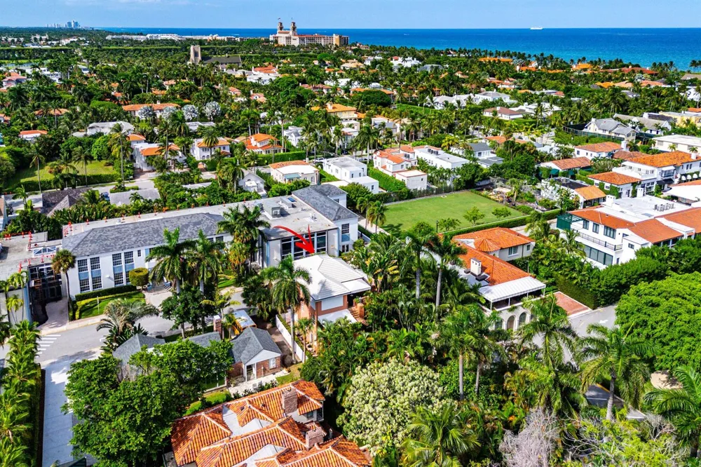 215 PHIPPS Plaza #2 Palm Beach, FL 33480
