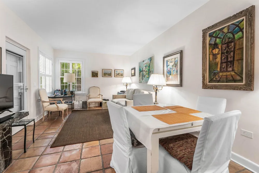 215 PHIPPS Plaza #2 Palm Beach, FL 33480