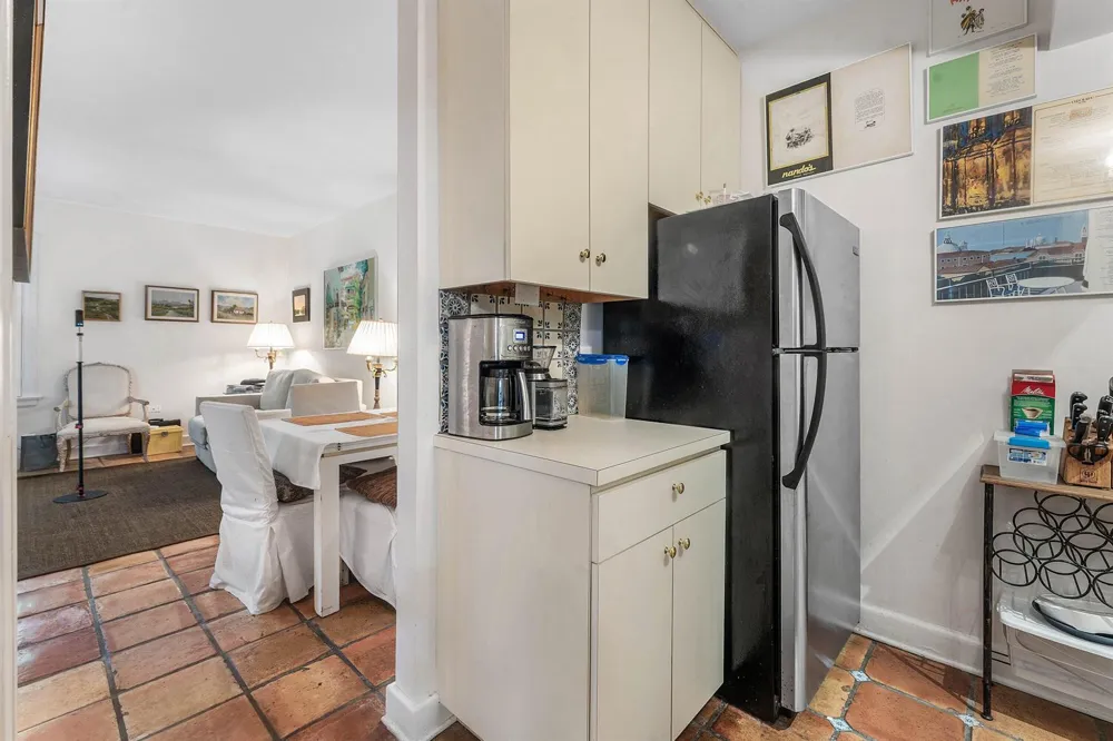 215 PHIPPS Plaza #2 Palm Beach, FL 33480