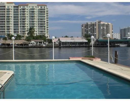 2900 NE 30th Street NE #E6 Fort Lauderdale, FL 33306