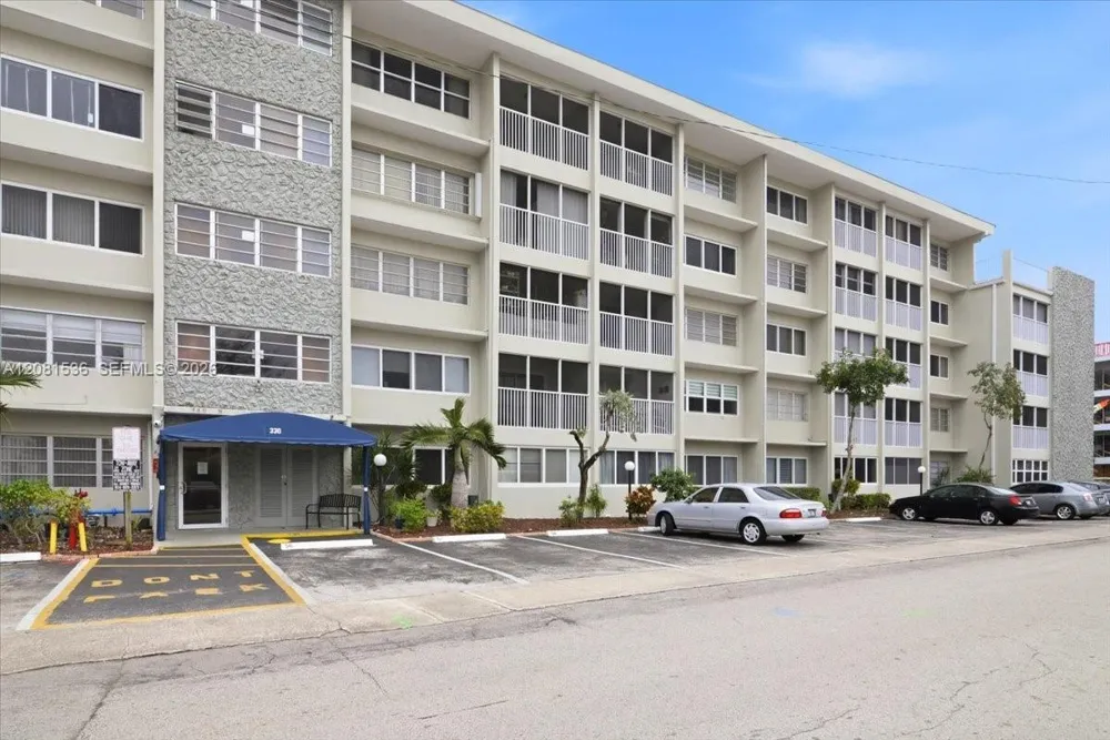 330 SE 2nd St #501G Hallandale Beach, FL 33009