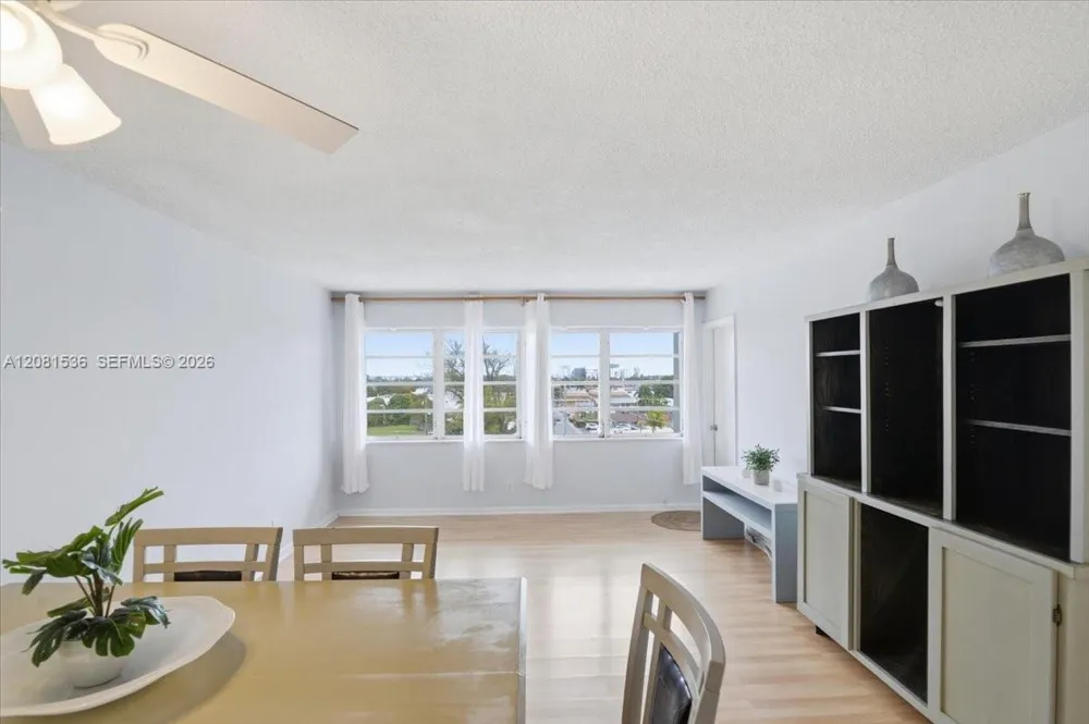 330 SE 2nd St #501G Hallandale Beach, FL 33009