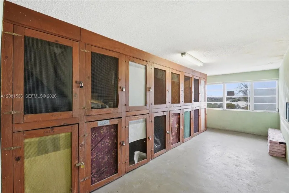 330 SE 2nd St #501G Hallandale Beach, FL 33009