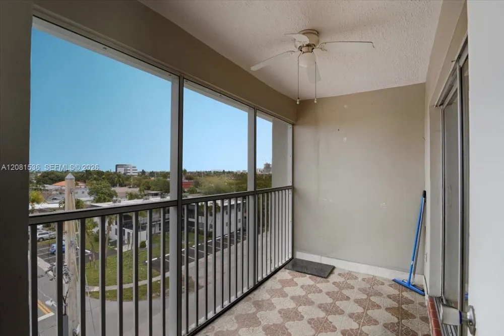 330 SE 2nd St #501G Hallandale Beach, FL 33009