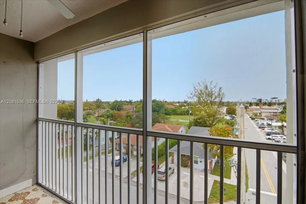 330 SE 2nd St #501G Hallandale Beach, FL 33009