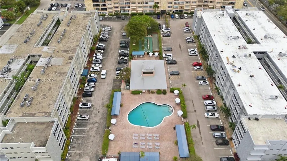 330 SE 2nd St #501G Hallandale Beach, FL 33009