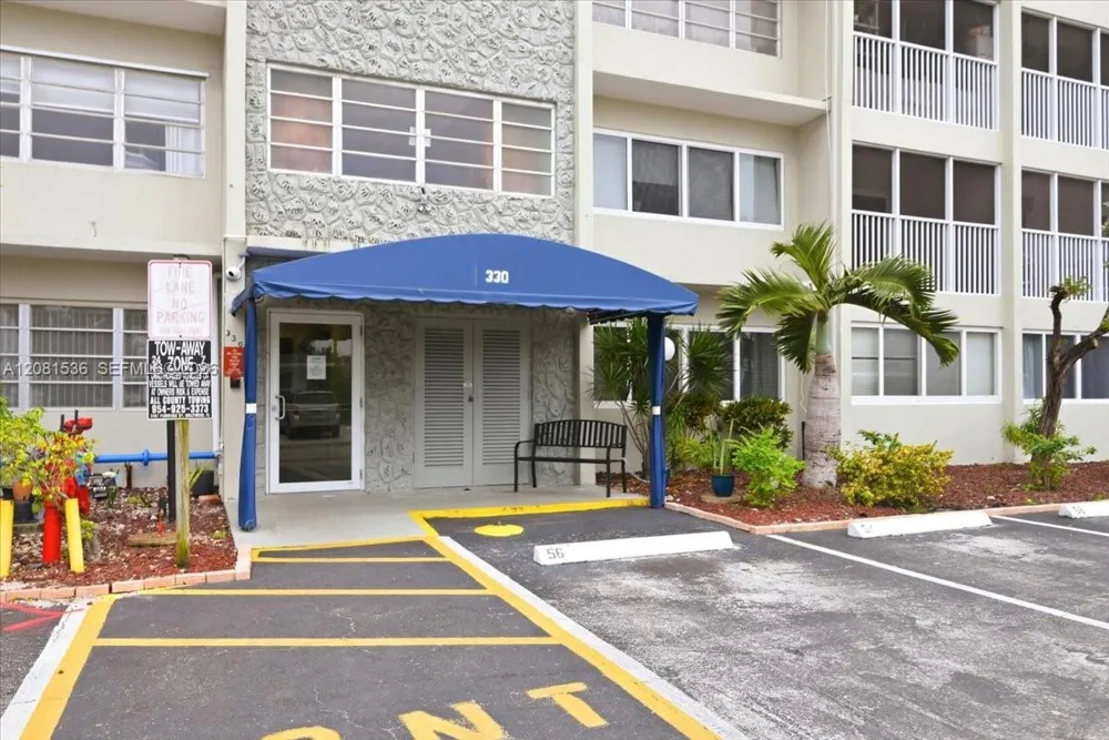 330 SE 2nd St #501G Hallandale Beach, FL 33009