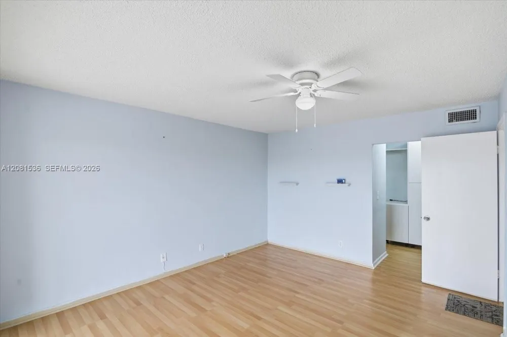330 SE 2nd St #501G Hallandale Beach, FL 33009