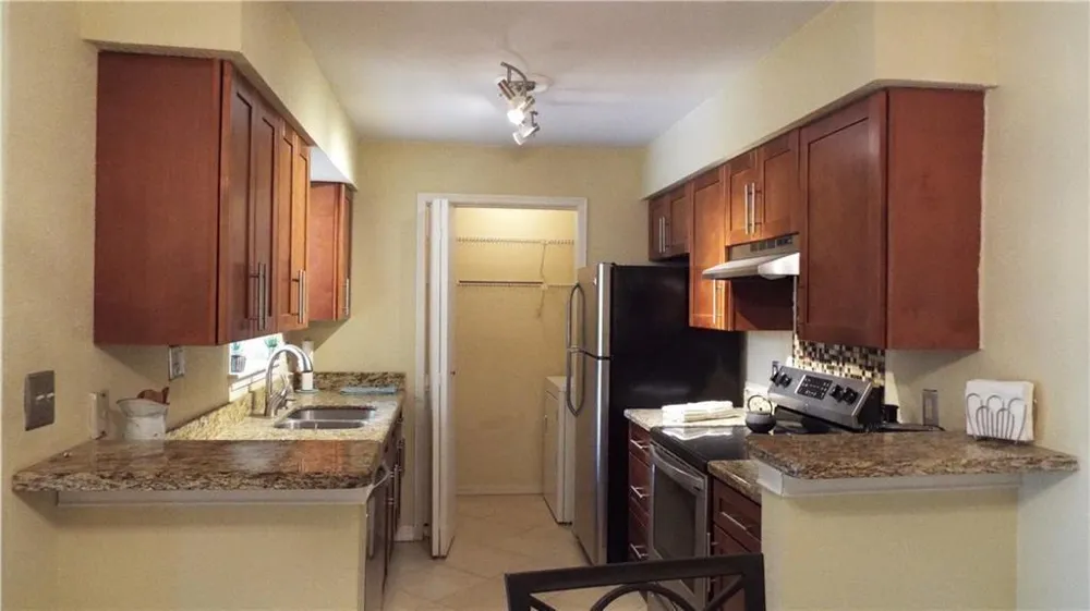 833 RIVERSIDE DRIVE #824 Coral Springs, FL 33071