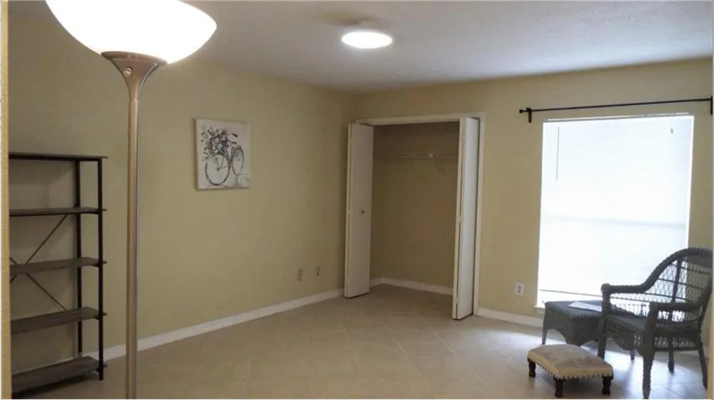 833 RIVERSIDE DRIVE #824 Coral Springs, FL 33071