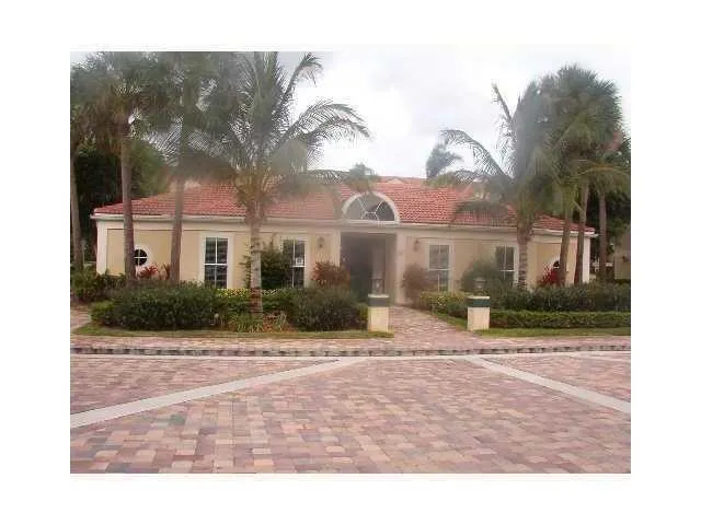 833 RIVERSIDE DRIVE #824 Coral Springs, FL 33071