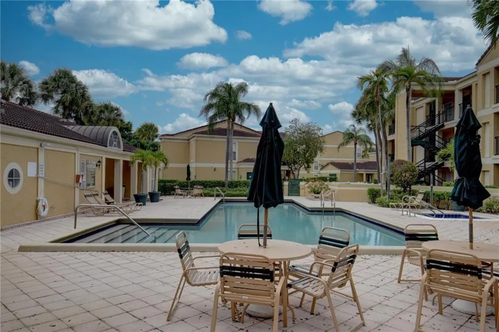 833 RIVERSIDE DRIVE #824 Coral Springs, FL 33071
