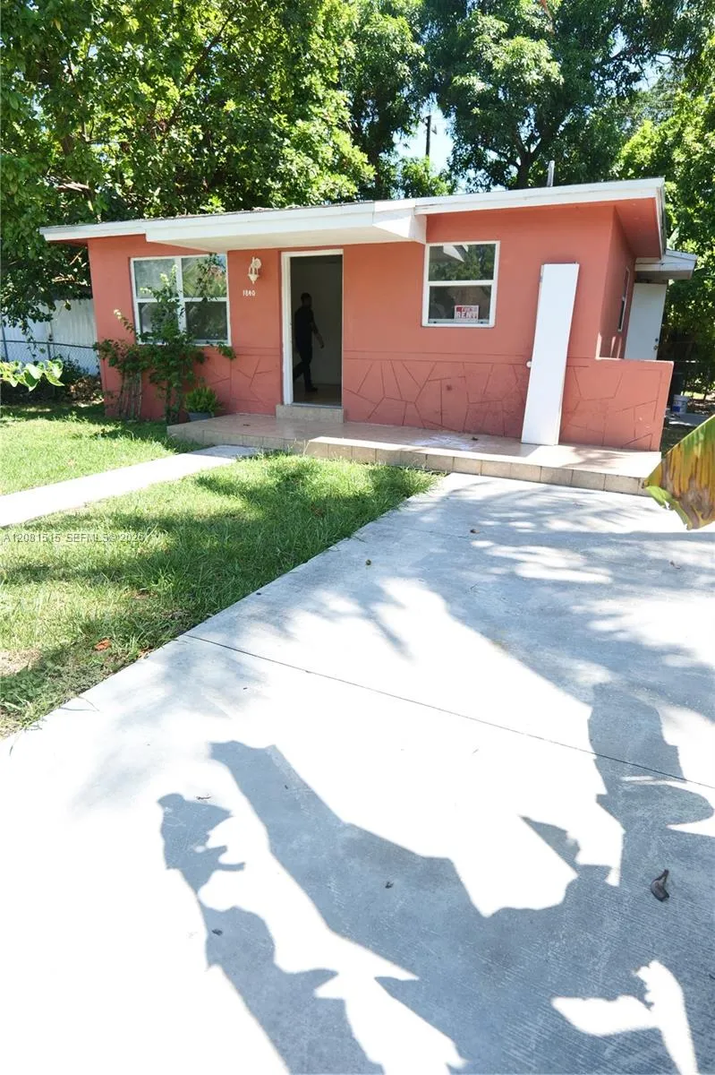 1840 NW 112th St Miami, FL 33167