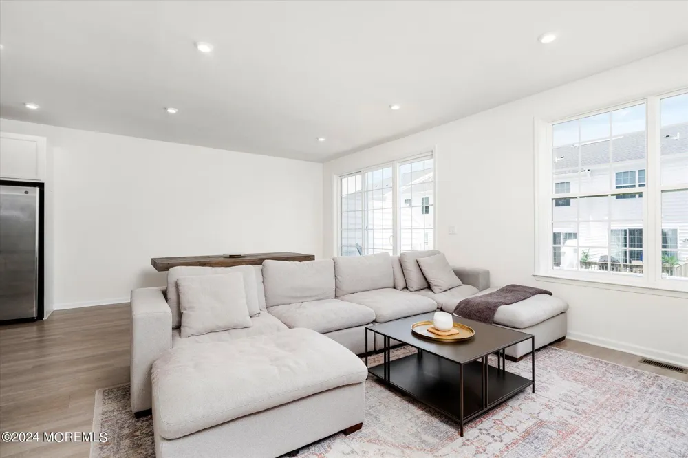 3327 Poplar Place Wall, NJ 07719