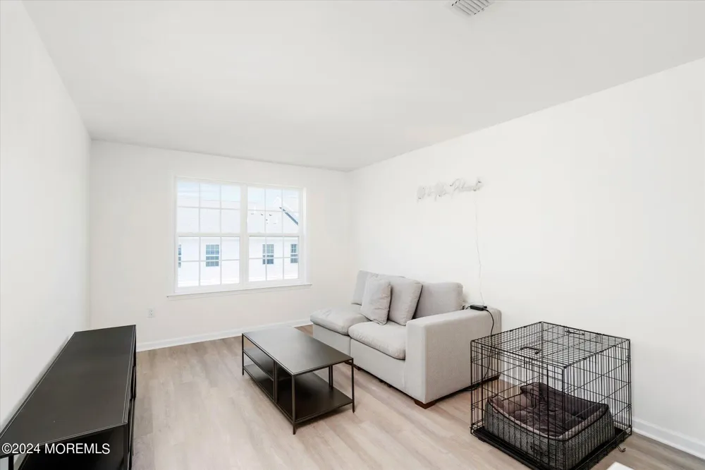3327 Poplar Place Wall, NJ 07719