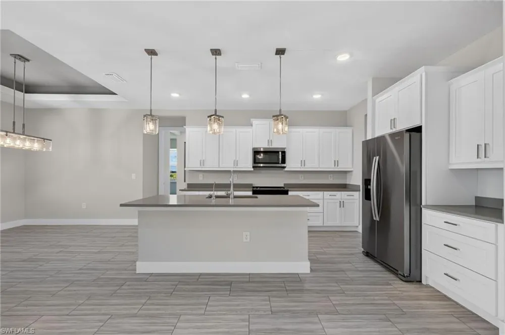 913 NW 33rd Place Cape Coral, FL 33993