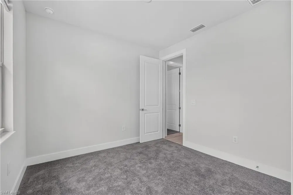 913 NW 33rd Place Cape Coral, FL 33993