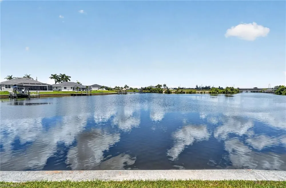913 NW 33rd Place Cape Coral, FL 33993