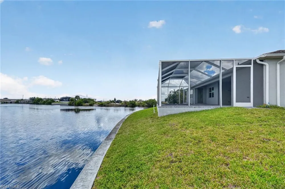 913 NW 33rd Place Cape Coral, FL 33993