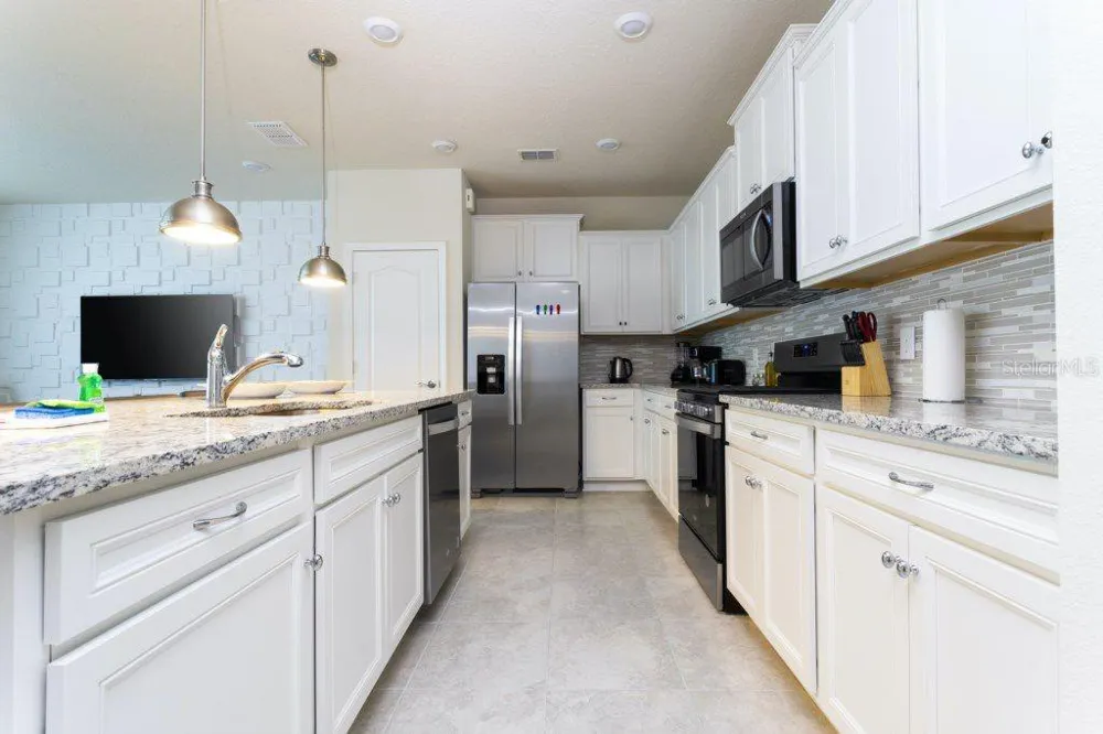 7586 OAK SPRING LANE Davenport, FL 33837