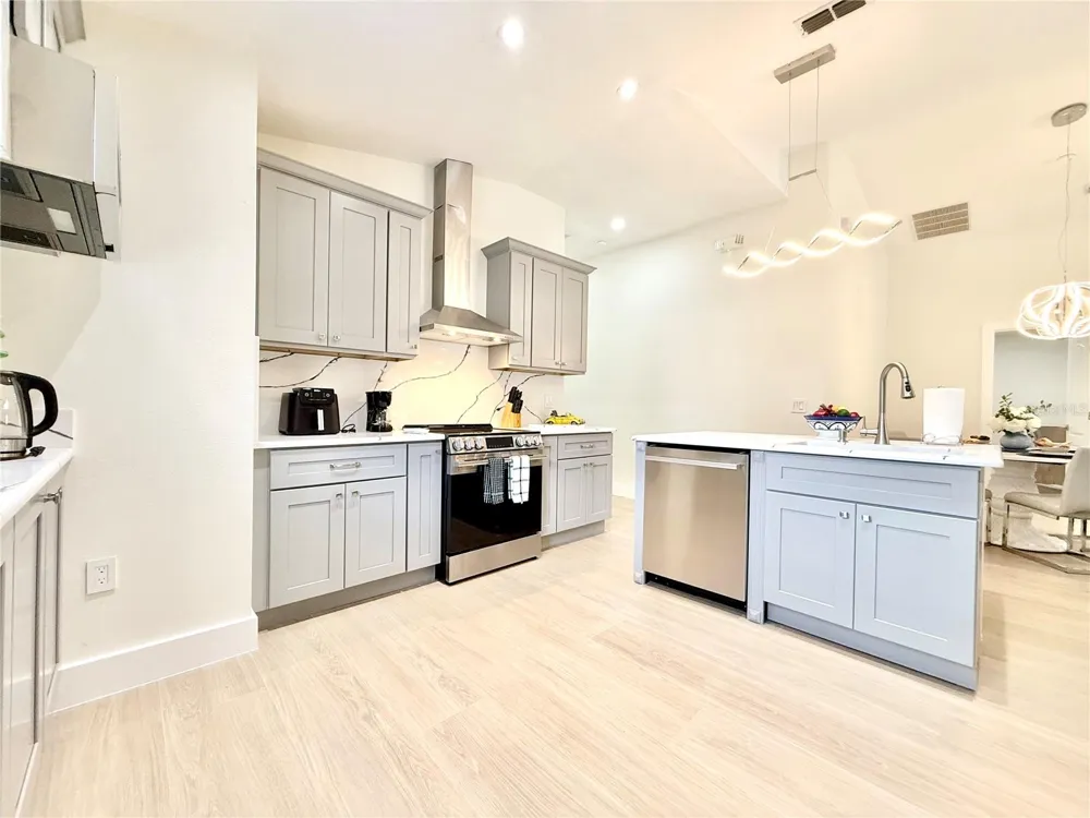 403 SANDY RIDGE DRIVE Davenport, FL 33896
