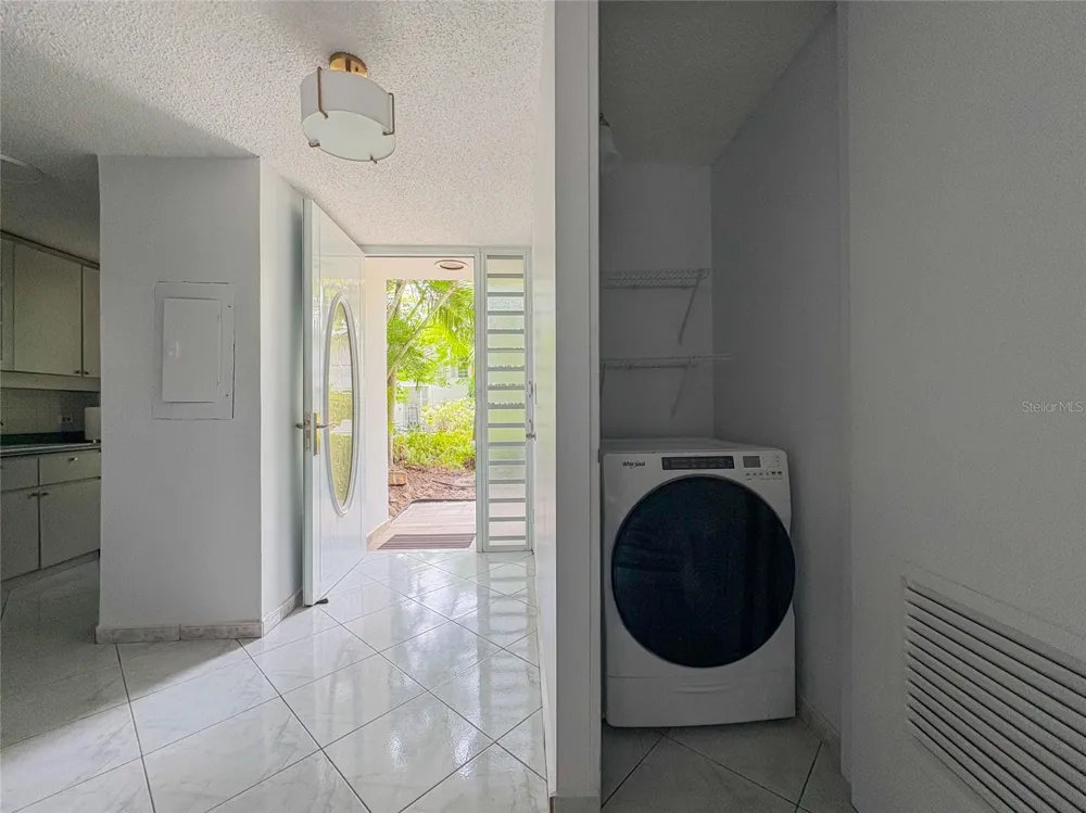 595 CLL MAXIMO GOMEZ #G115 San Juan, PR 00918